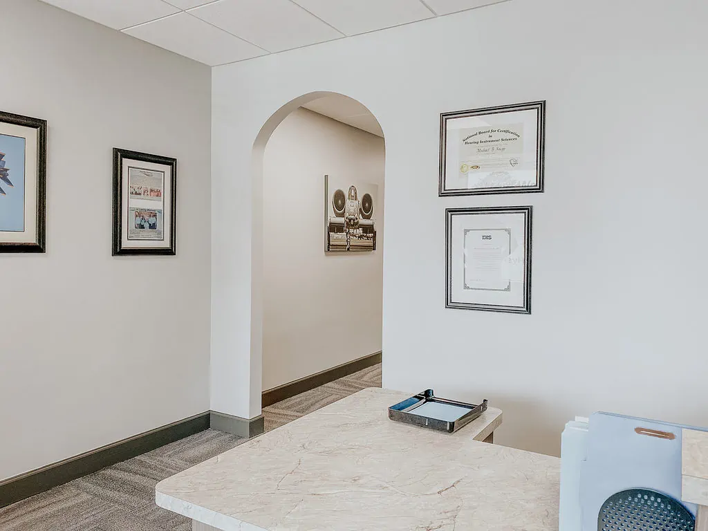 Side Reception Area View in Park Avenue Shopping Center